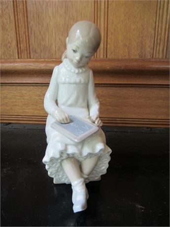 Lladro Figurine Girl with Book