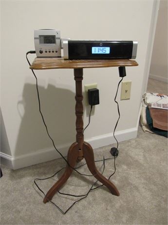 Small Wood End Table with IHome Clock