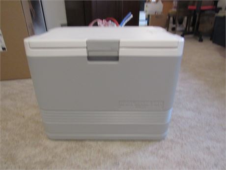 Igloo Electric Hot Cold Cooler, New