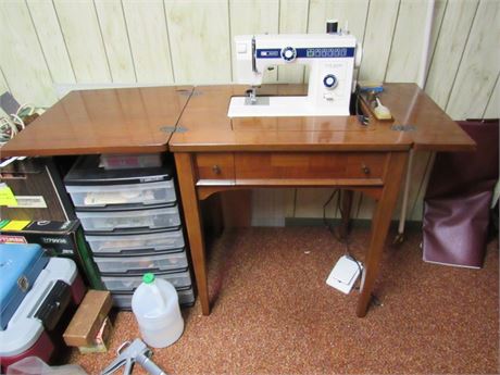 Janome New Home Sewing Machine in Cabinet