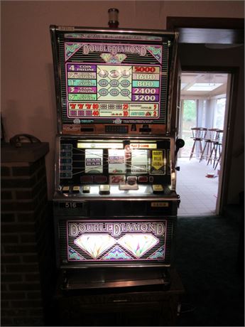 Double Diamond Slot Machine w/ Key
