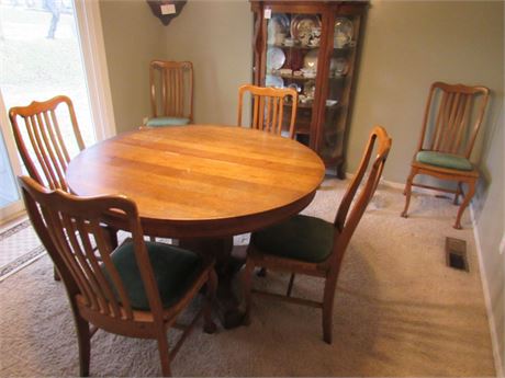 Vintage Wood Dining Room Table + 6 Chairs +3 Leaves