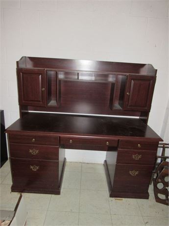 Sauder Style Desk with Hutch