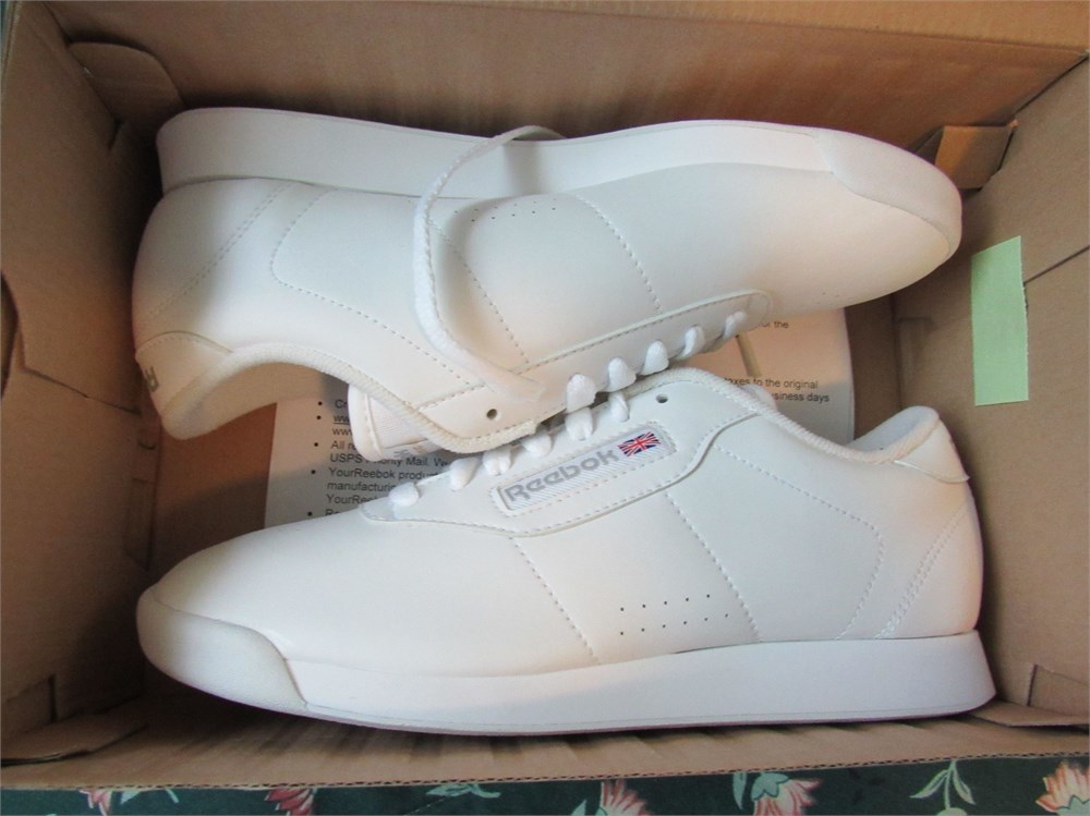 BlindSquirrelAuctions - Reebok Princess Classic Shoes 7.5 New