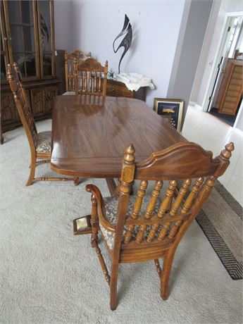 American Drew Dining Table + 2 Leaves + 6 Chairs