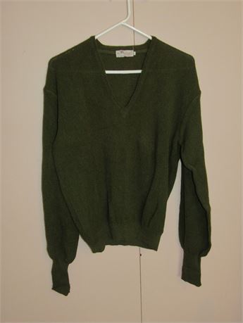 BlindSquirrelAuctions - 1960s Alpaca V-Neck Sweater, Men's Large Green